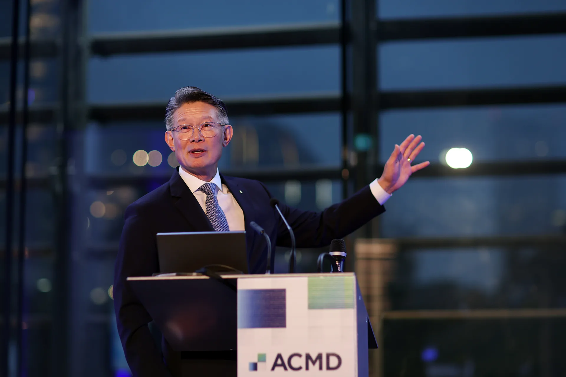 Keynote speaker presenting at a Melbourne corporate event